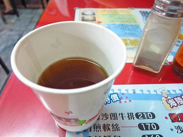 【台北美食】師傅的店-隱身在西門町商圈地下室的平價牛排店 【台北美食】師傅的店-隱身在西門町商圈地下室的平價牛排店