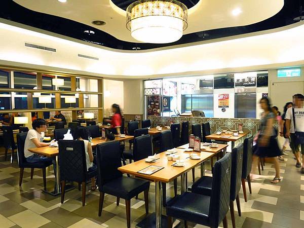 【台北美食】新港茶餐廳-超過200樣餐點的港式茶餐廳