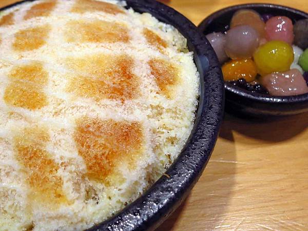 【台北美食】台南東區焦糖煉乳包心粉圓-熱量爆表，令人驚艷的超大焦糖冰