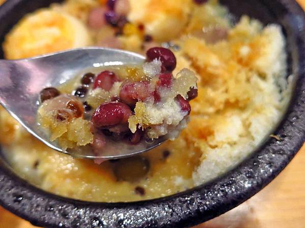 【台北美食】台南東區焦糖煉乳包心粉圓-熱量爆表，令人驚艷的超大焦糖冰