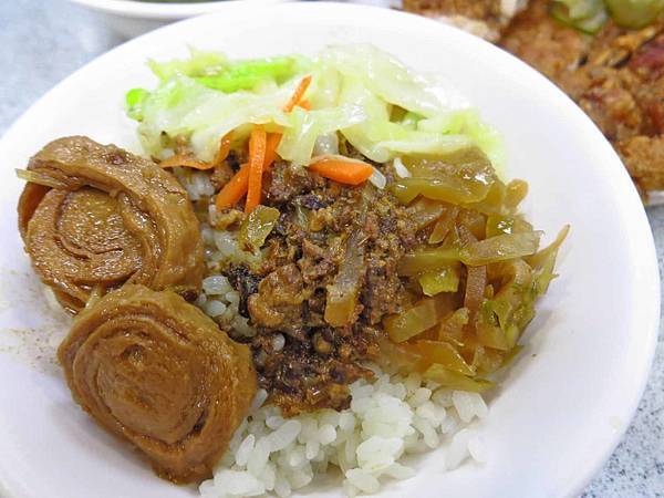 【台北美食】金園排骨-超過40年的排骨飯老店 【台北美食】金園排骨-超過40年的排骨飯老店