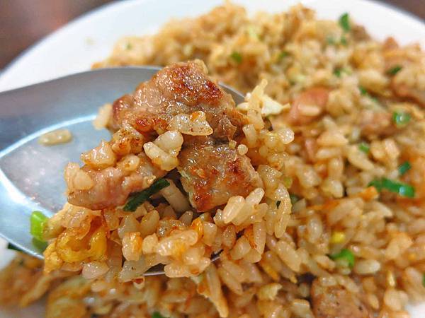 【蘆洲美食】美食霹靂小吃店-香噴噴美味的炒飯