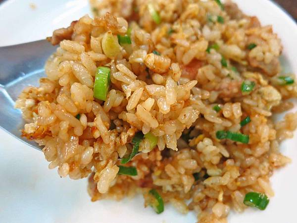【蘆洲美食】美食霹靂小吃店-香噴噴美味的炒飯