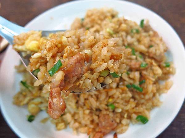 【蘆洲美食】美食霹靂小吃店-香噴噴美味的炒飯