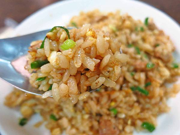 【蘆洲美食】美食霹靂小吃店-香噴噴美味的炒飯