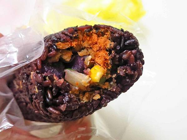 【蘆洲美食】紫米飯糰-超多不同配料的招牌飯糰
