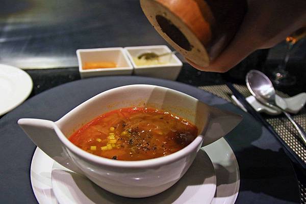 【台中美食】凱焱鐵板燒-貴族般的高級鐵板燒料理店