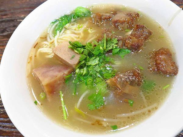 【新竹美食】竹東邱記排骨酥麵-新竹人最愛的美味排骨酥麵