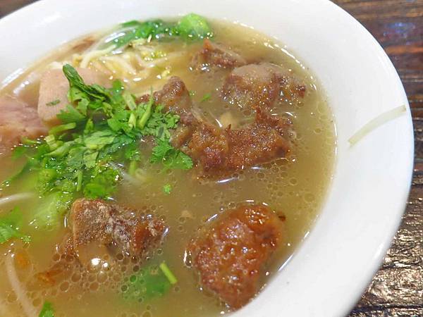 【新竹美食】竹東邱記排骨酥麵-新竹人最愛的美味排骨酥麵