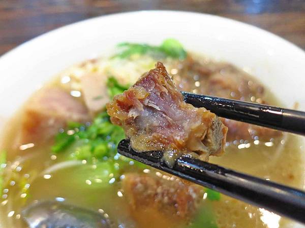 【新竹美食】竹東邱記排骨酥麵-新竹人最愛的美味排骨酥麵