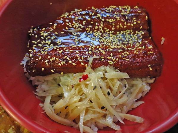 【台北美食】三味食堂-超級巨無霸鮭魚壽司