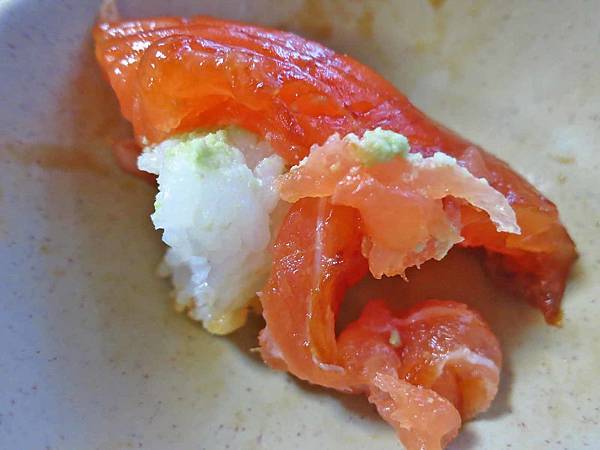 【台北美食】三味食堂-超級巨無霸鮭魚壽司