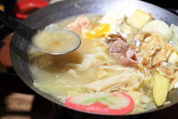 【板橋美食】鍋太爽篤行店-平民的價格、高檔的享受，CP值極高的臭臭鍋