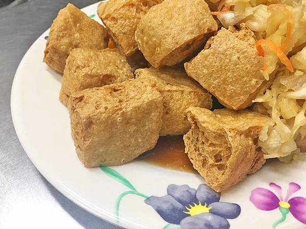 【三重美食】林記臭豆腐、大腸麵線-吃的到豆香味的超酥脆臭豆腐
