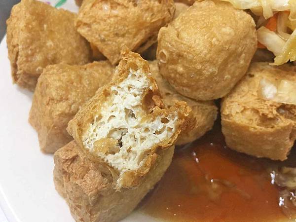 【三重美食】林記臭豆腐、大腸麵線-吃的到豆香味的超酥脆臭豆腐