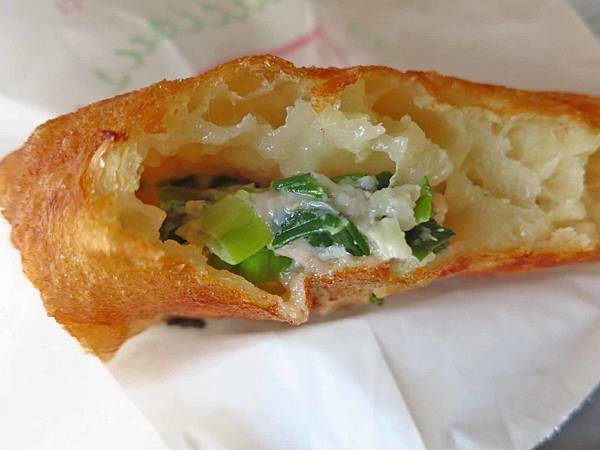 【台北美食】阿源煎餅-超大巨無霸蔥肉煎餅