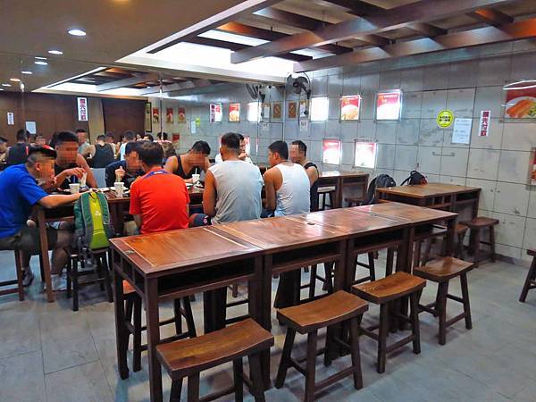 【台北美食】玉林雞腿大王-隱身在西門町的70年老店