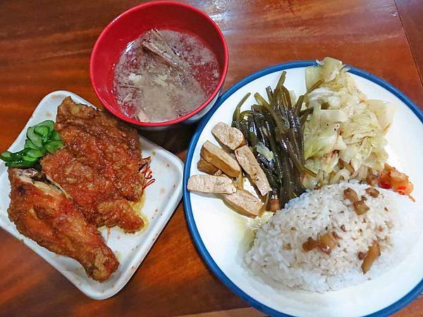 【台北美食】玉林雞腿大王-隱身在西門町的70年老店 【台北美食】玉林雞腿大王-隱身在西門町的70年老店