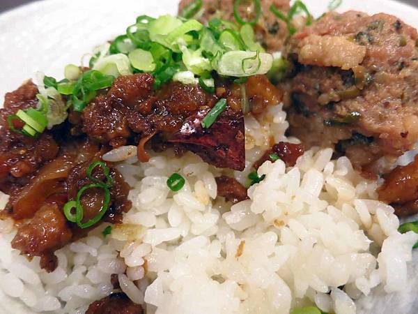 【台中美食】嵐肉燥專賣店-台中第二市場最好的肉燥飯
