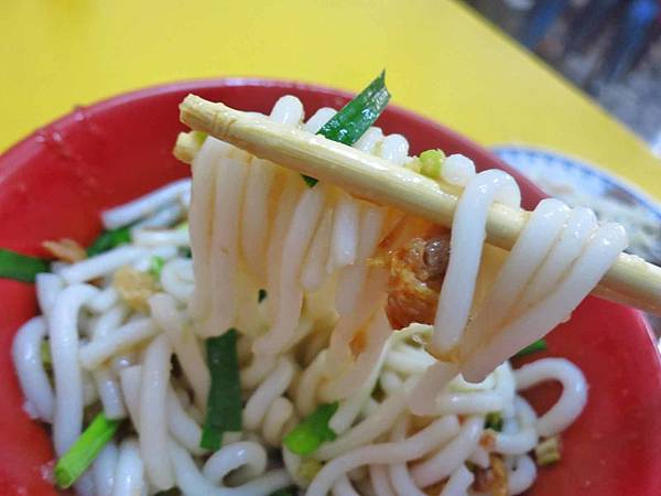 【蘆洲美食】米苔目-隱身在熱鬧市場裡沒有店名的米苔目美食