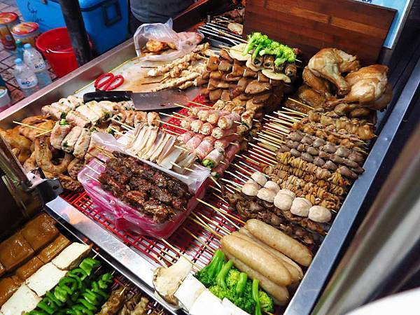 【台北美食】士林真口味碳烤-士林夜市裡的超人氣碳烤美食