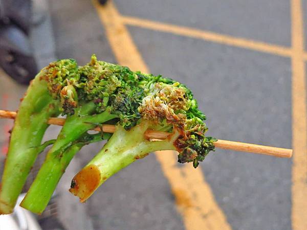 【台北美食】士林真口味碳烤-士林夜市裡的超人氣碳烤美食