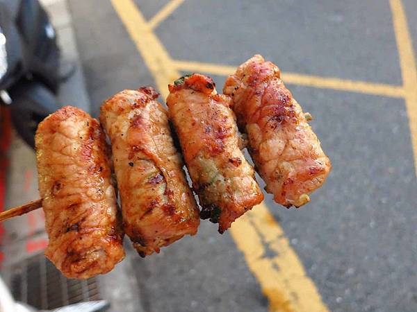 【台北美食】士林真口味碳烤-士林夜市裡的超人氣碳烤美食