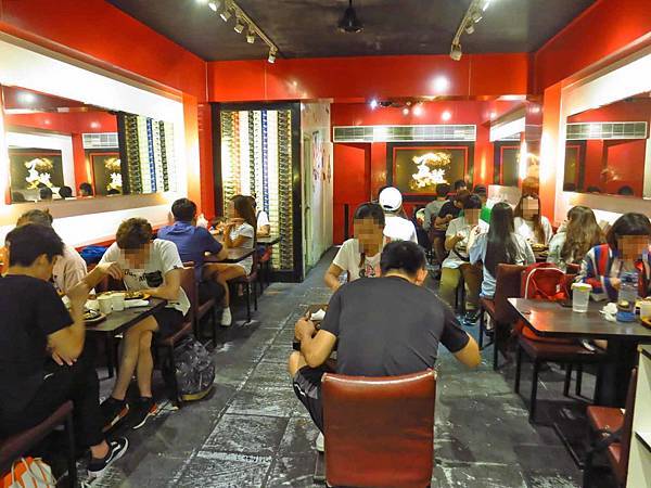 【台北美食】五豬牛排-士林夜市裡的超人氣平價牛排