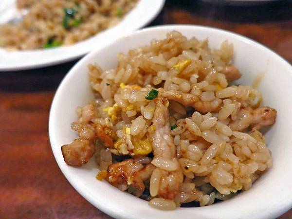 【台北美食】海產張小吃店-巷弄裡的35年老店 【台北美食】海產張小吃店-巷弄裡的35年老店