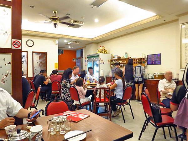 【台北美食】海產張小吃店-巷弄裡的35年老店 【台北美食】海產張小吃店-巷弄裡的35年老店