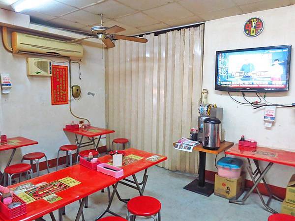 【台北美食】林森北路章記魷魚羹-超大份量美味的魷魚羹麵