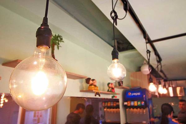 【台北美食】YumYum好吃好吃-厚度超過3公分的超厚切平價原肉牛排-公館捷運站