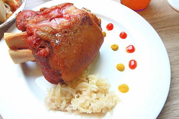 【台北美食】YumYum好吃好吃-厚度超過3公分的超厚切平價原肉牛排-公館捷運站