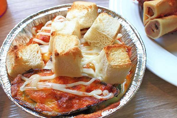 【台北美食】YumYum好吃好吃-厚度超過3公分的超厚切平價原肉牛排-公館捷運站