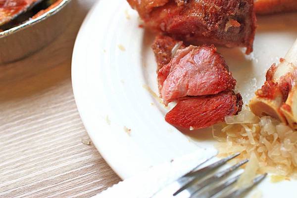 【台北美食】YumYum好吃好吃-厚度超過3公分的超厚切平價原肉牛排-公館捷運站