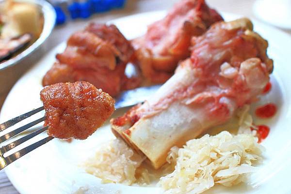 【台北美食】YumYum好吃好吃-厚度超過3公分的超厚切平價原肉牛排-公館捷運站