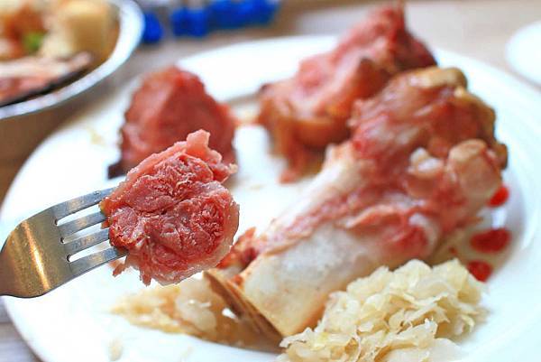 【台北美食】YumYum好吃好吃-厚度超過3公分的超厚切平價原肉牛排-公館捷運站