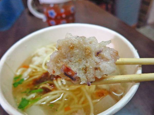 【台北美食】無店名魷魚焿-士林夜市裡的不起眼小吃店