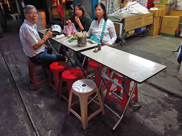 【台北美食】沙茶魷魚蒜-夜市裡清爽又美味的特色美食 【台北美食】沙茶魷魚蒜-夜市裡清爽又美味的特色美食