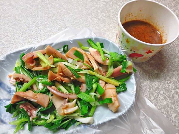 【台北美食】沙茶魷魚蒜-夜市裡清爽又美味的特色美食 【台北美食】沙茶魷魚蒜-夜市裡清爽又美味的特色美食