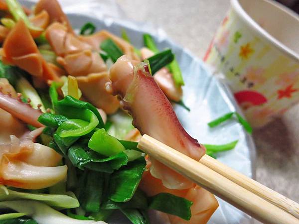 【台北美食】沙茶魷魚蒜-夜市裡清爽又美味的特色美食 【台北美食】沙茶魷魚蒜-夜市裡清爽又美味的特色美食