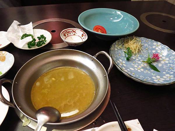 【台北美食】晨櫻廚房小火鍋-吃了還會想再訪的美味火鍋店