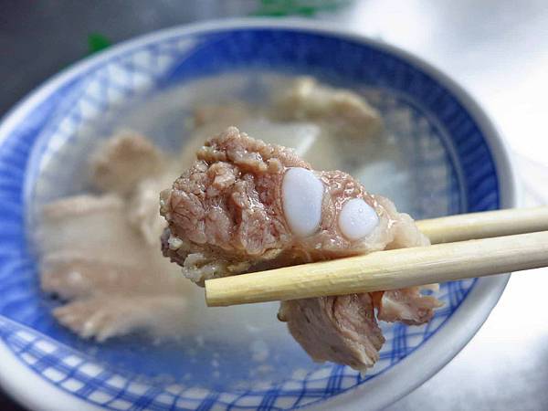 【台北美食】媽祖宮口原汁排骨湯-軟嫩鮮甜又美味的排骨湯