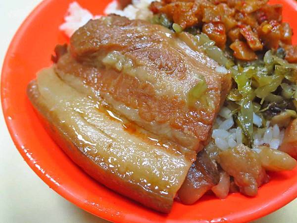 【三重美食】宋嫂湯飯菜-吃了會口齒留香的焢肉飯