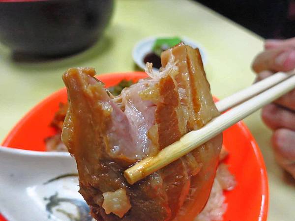 【三重美食】宋嫂湯飯菜-吃了會口齒留香的焢肉飯