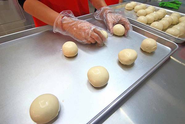 【台北美食】咖啡麵包-香氣逼人、口感澎鬆的美味咖啡麵包