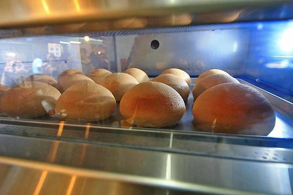 【台北美食】咖啡麵包-香氣逼人、口感澎鬆的美味咖啡麵包