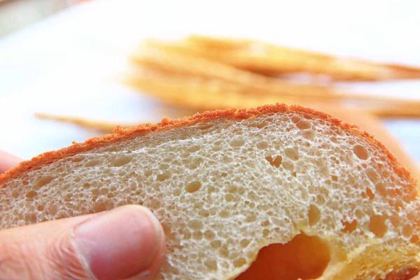 【台北美食】咖啡麵包-香氣逼人、口感澎鬆的美味咖啡麵包