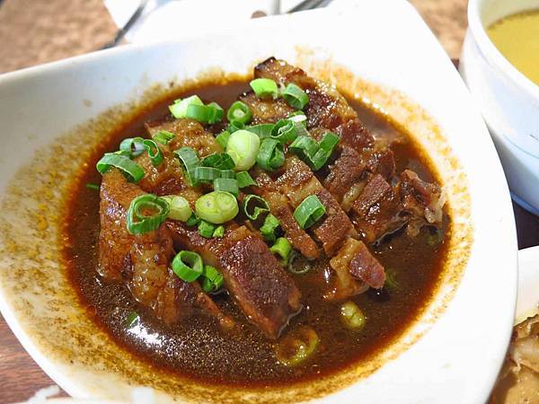 【新莊美食】講談食堂-香噴噴迷人的東坡肉飯