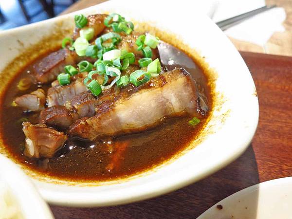 【新莊美食】講談食堂-香噴噴迷人的東坡肉飯